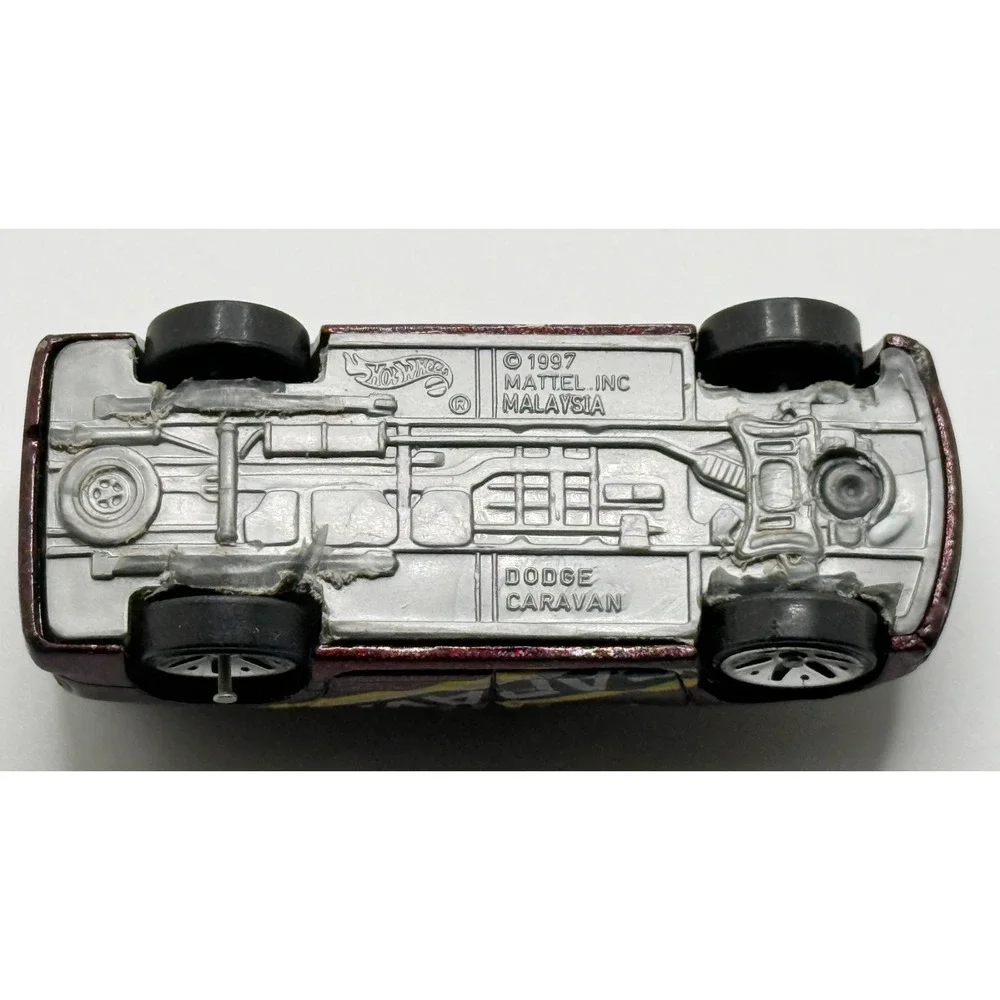 HOT WHEELS DODGE CARAVAN MAROON 1:64 DIECAST 3